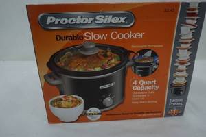 lot 304 image: New Proctor Silex Durable Slow Cooker 4 Qts.