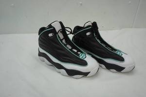 lot 315 image: Used Air Jordans Size 6Y