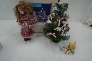 lot 337 image: Used Decorating The Tree Doll