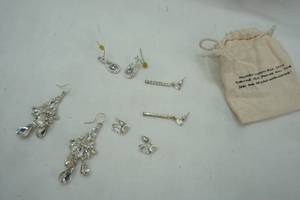 lot 373 image: Variety of Shiny Cosmetic Earrings