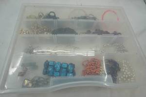 lot 386 image: Variety of Cosmetic Jewelry & Storage Container