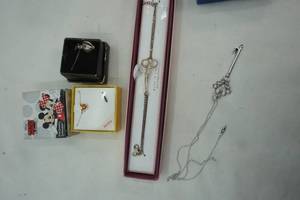 lot 387 image: Variety of Cosmetic Jewelry