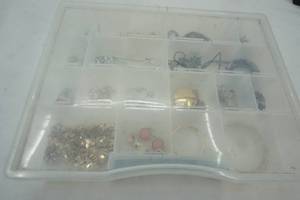 lot 389 image: Variety of Cosmetic Jewelry & Storage Container