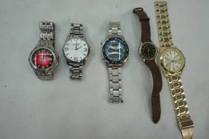 lot 396 image: Variety of Men Watches