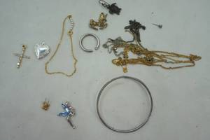 lot 404 image: Lot of Jewelry Findings