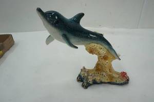 lot 406 image: Small Statue of a Dolphin 7 inches tall