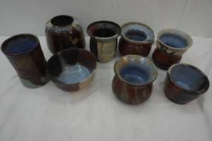 lot 428 image: Decorative Clay Pottery Set