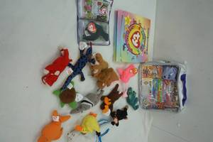 lot 440 image: Variety of Opened Beanies, New Platinum Membership Bag & Bear, Official Membership Kit  and Unopened TY Teeni Bronty Beanie Baby