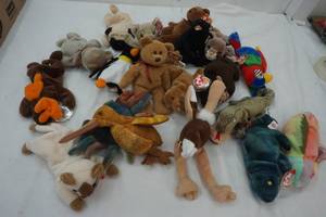 lot 442 image: Variety of Beanie Babies