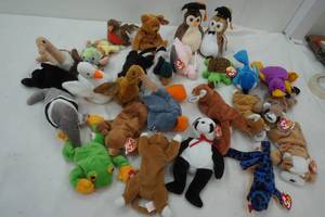 lot 443 image: Variety of Beanie Babies