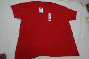 lot 459 image: Mens Fruit Of The Loom Red Shirt Size 2XL