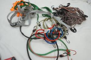 lot 478 image: Variety of Bungee Cords and light weight straps