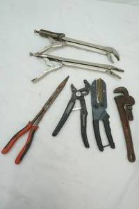 lot 487 image: 2 Vise Grips, Channel lock, Craftsman Handi-Cut
