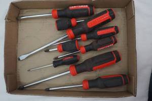 lot 498 image: Variety of Used Craftsman Screwdrivers