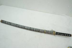 lot 517 image: Used Sword 20.5 Blade with Gray and Black Sheath