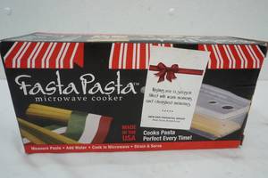 lot 538 image: New Fasta Pasta Microwave Cooker