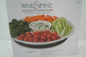lot 542 image: New Wine & Dine Entertainment Collection Porcelain Lazy Susan