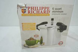 lot 544 image: New Philippe Richard 6 qt Aluminum Pressure Cooker
