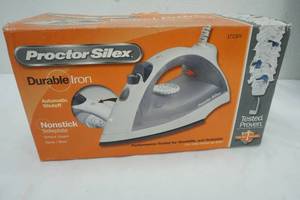 lot 559 image: Proctor Silex Durable Iron