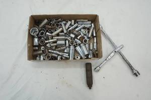 lot 611 image: Large Variety of 14, 12 inch drive sockets