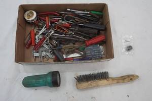 lot 614 image: Variety of Screwdrivers, Allen Wrenches, brush and more