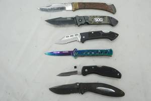 lot 620 image: Variety of Locking Blade Pocket knives