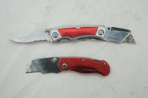 lot 621 image: 2 Folding Box Cutter Knives (Red)