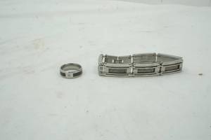 lot 625 image: Mens Ring & Bracelet (size unknown)