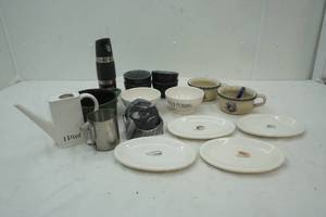 lot 641 image: Variety of Kitchenware