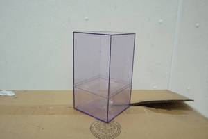 lot 652 image: 14-Acrylic Display Box 4.5x4.5x7