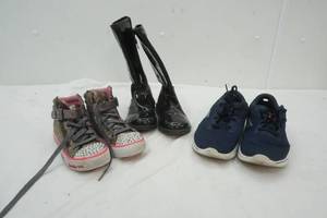 lot 670 image: Kid Dress Boots, Skecher Twinkle Toes, Blue Skecher tennis shoes