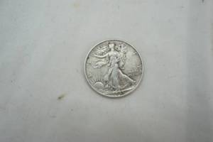 lot 676 image: Coin Collection, Walking Liberty Silver 12 dollar 1943