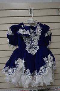 lot 688 image: Girls Dress Size 8, blue