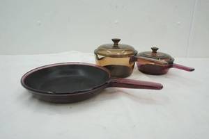 lot 689 image: Vision Glassware Cooking Pots & Pan