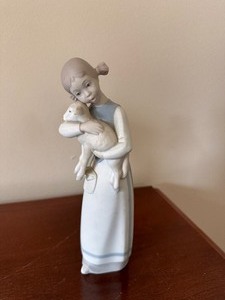 lot 194 image: Lladro Porcelain Figurine Girl with Lamb - Matte Finish