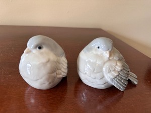 lot 198 image: Vintage Set of Grey and White Porcelian Birds