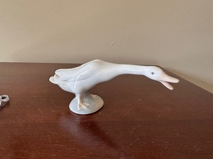 lot 201 image: Lladro Retired Little Duck