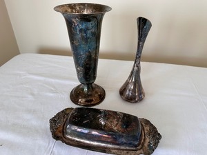 lot 149 image: Assorted Silver Plate Pieces