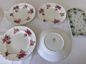 lot 153 image: Set of Four Aynsley Floral Plates