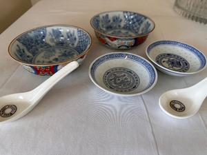 lot 165 image: Two Vintage Japenese Hand Painted Porcelien Bowls, Two Small Rice Bowls and 2 World Market Rice Spoons