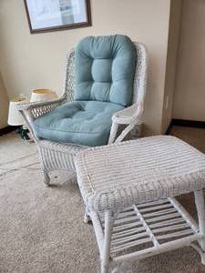 lot 7 image: Vintage White Rattan Wicker Chair and Side Table, Chair Measuring 35x25x40