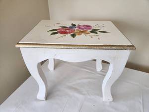 lot 24 image: Hand Painted White with Pink Flowers Stool Measuring 16.5x15x14