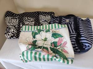 lot 30 image: Variety of Tote Bags