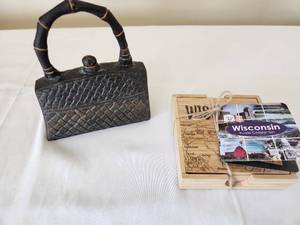 lot 43 image: Metal Weighted Purse Doorstop and Wisconsin Puzzle