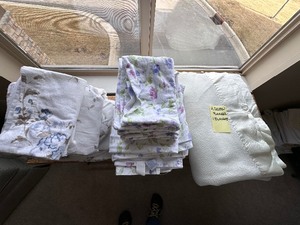 lot 86 image: Two Sets of Flannel Queen Bed Sheets and Queen Blanket