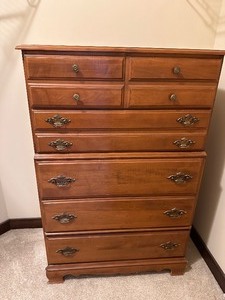 lot 88 image: Vintage Chest of Drawers - 5 Drawers