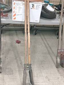 lot 546 image: Seymour Post Hole Digger