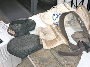 lot 567 image: Tool Belts, Knee Pads, Aprons