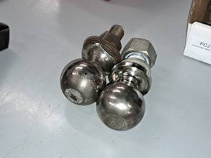 lot 574 image: Lot of (2) 2 Hitch Balls