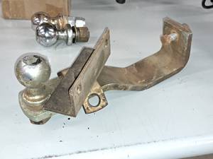 lot 577 image: Custom Hitch with 1-78 Ball